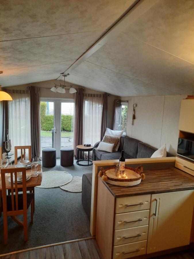 Suameer Vakantienoord, Chalet 6P With Veranda, Located In Friesland, 5 Stars Camping On The Lake المظهر الخارجي الصورة